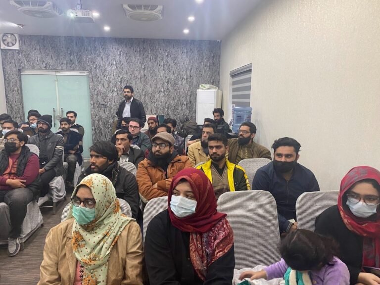 E-commerce course students at an EcomXpert class in Lahore