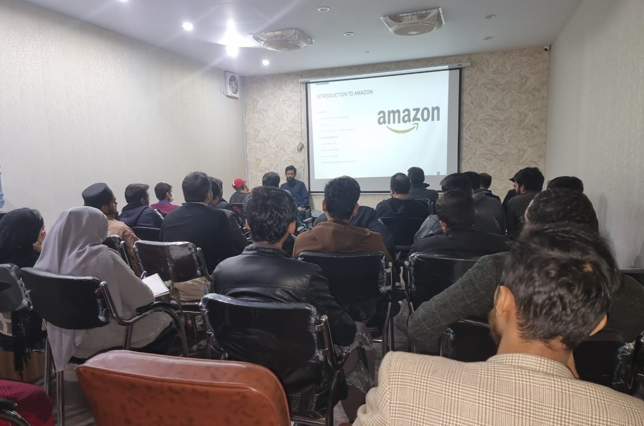 Amazon course in Lahore: learning to sell on Amazon with a trainer